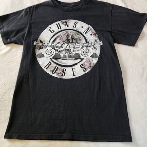 Guns N Roses Black Tshirt With Graphics Size Medium